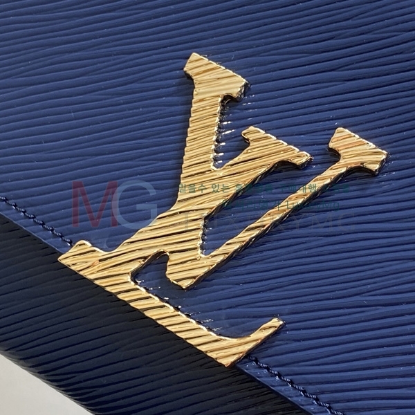 ���̺��� ü�� ���� ũ�ν��� M13165