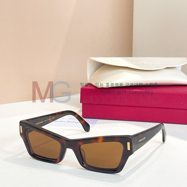��󰡸� ���۶� FO599061