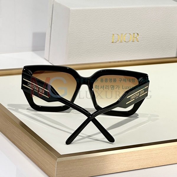 ��� ���۶� DR60333
