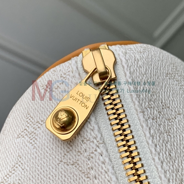 ���̺��� Ű�� �ݵѸ��� 25 M15076-20