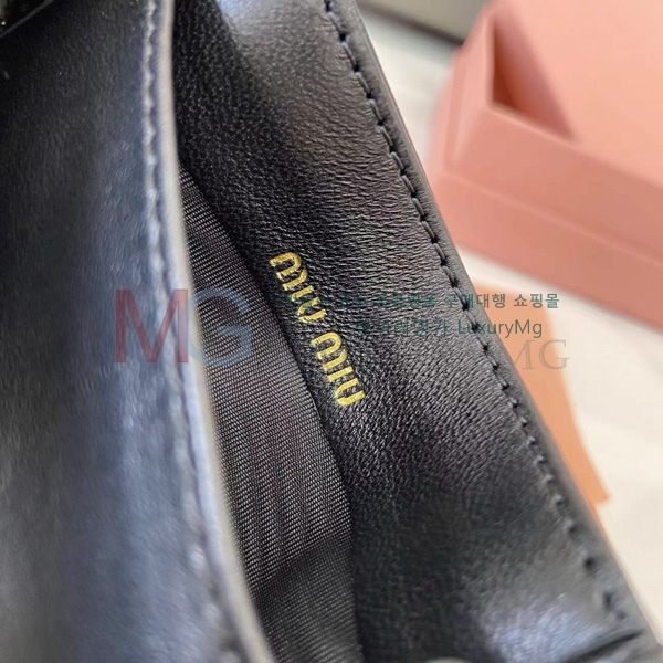 �̿�̿� ���׶�� ���� ���� ī�� Ȧ�� 5MV976-1