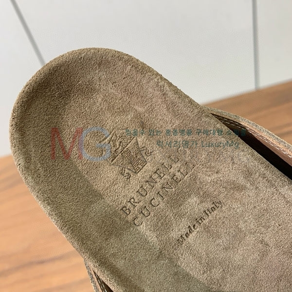  ���ڷ� ��ġ�ڸ� �� ������ BC8006771-4