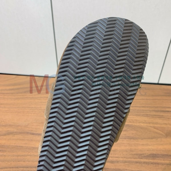  ���ڷ� ��ġ�ڸ� �� ������ BC8006771-4