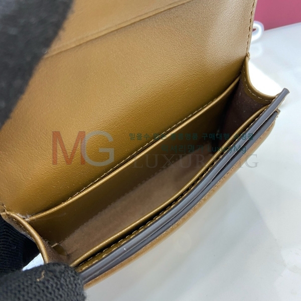 ���� ���е� ī�� ���̽� 818795-6