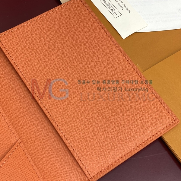 ���̺���  �н���Ʈ Ŀ�� M14877