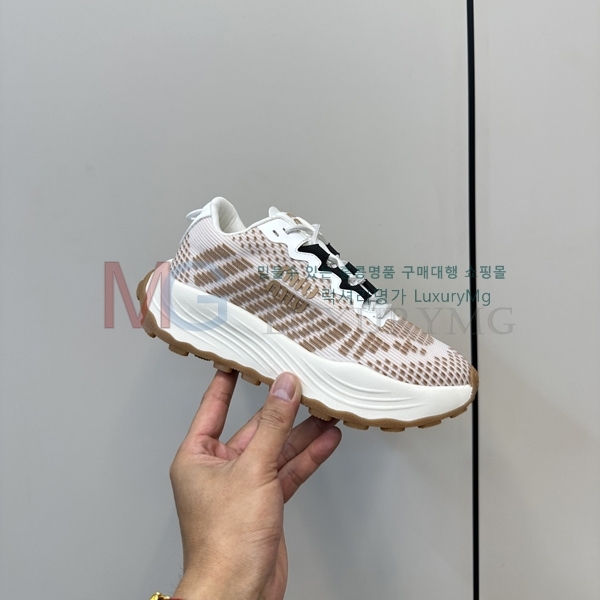 �������� �̿�̿� ����Ŀ�� MH313891-1