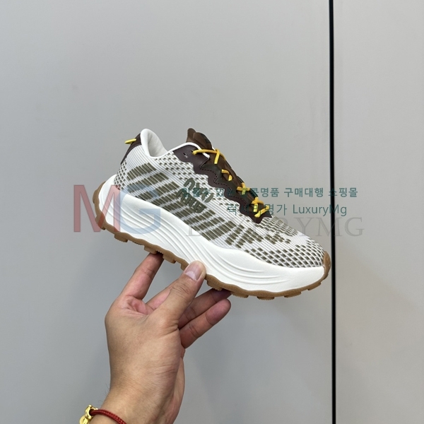 �������� �̿�̿� ����Ŀ�� MH313891-2