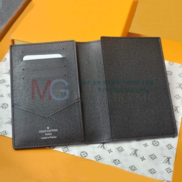 ���̺��� �н���Ʈ Ŀ�� P01946-1