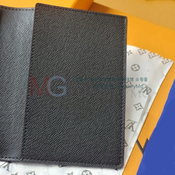 ���̺��� �н���Ʈ Ŀ�� P01946-1