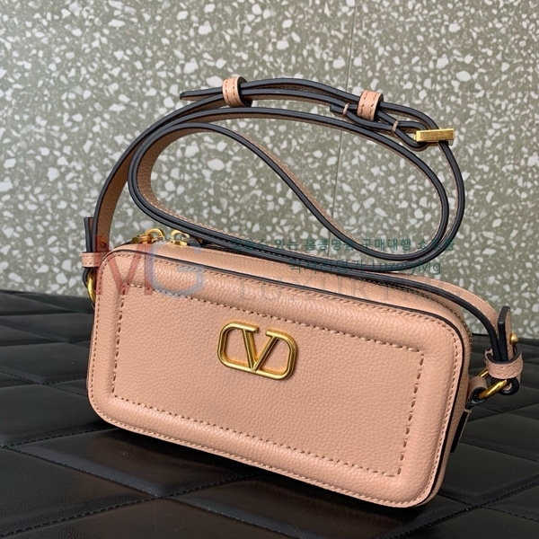�߷�Ƽ�� ����ٴ� ũ�ν��� V6205-3