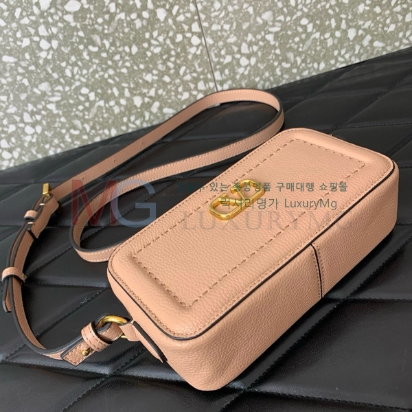 �߷�Ƽ�� ����ٴ� ũ�ν��� V6205-3