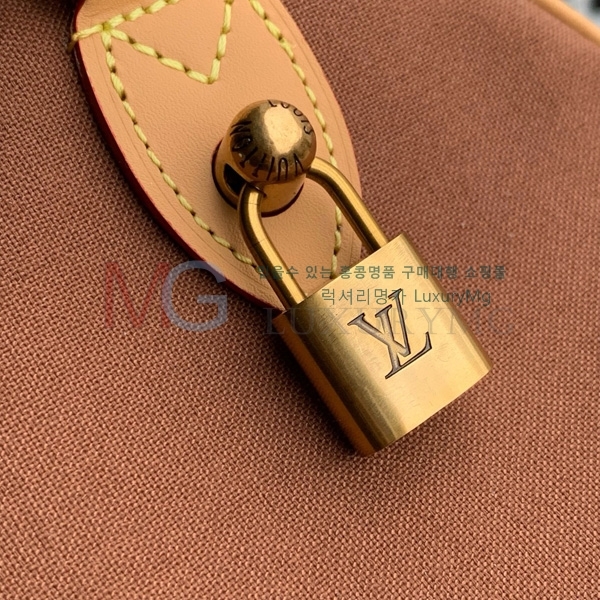 ���̺��� x �۷� �ϰ� ���ǵ� 25 M15218-1