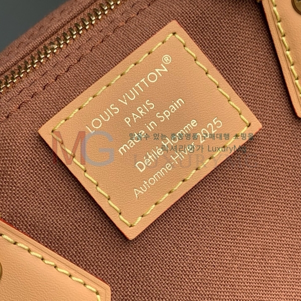 ���̺��� x �۷� �ϰ� ���ǵ� 25 M15218-1