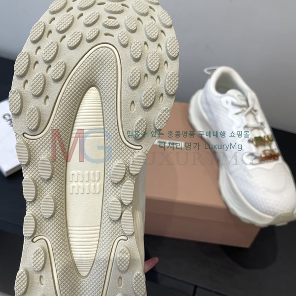 ���� �̿�̿� ����Ŀ�� MIU660321-1