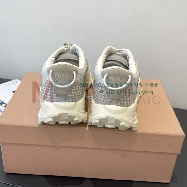 ���� �̿�̿� ����Ŀ�� MIU660321