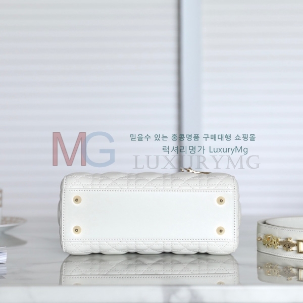 ��� ���� ���̵�� M557700-1