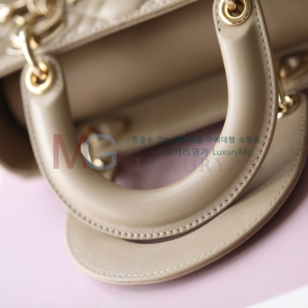 ��� ���� ���̵�� M557700-4
