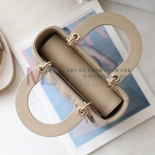 ��� ���� ���̵�� M557700-4