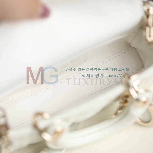 ��� ���̵� �� ���̹� �̴� M66750-104