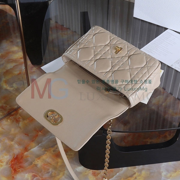 ��� �̵� ���̵�� M307700-4
