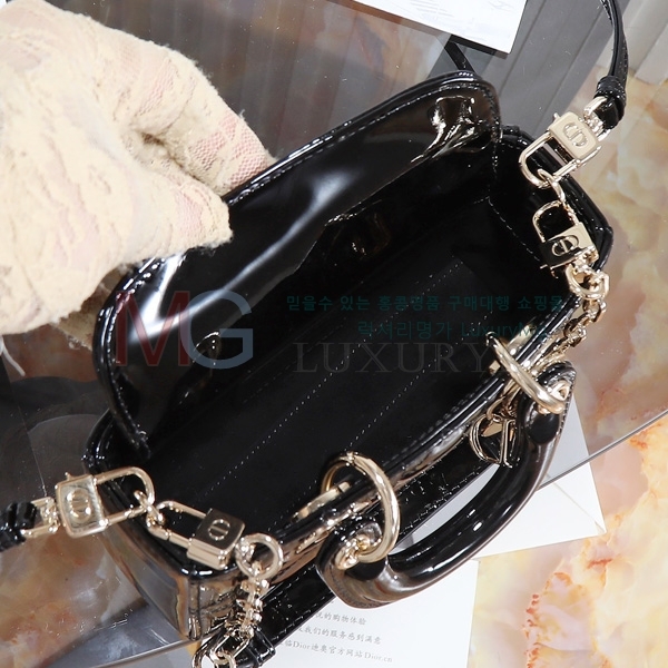 ��� ���̵� �� ���̹� �̴� M66750-102
