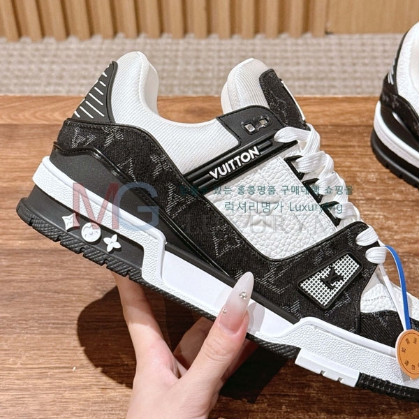 ���� ���̺��� 𝐋-𝐓𝐑𝐀𝐈𝐍𝐄𝐑 ����Ŀ�� 1LV522366-6