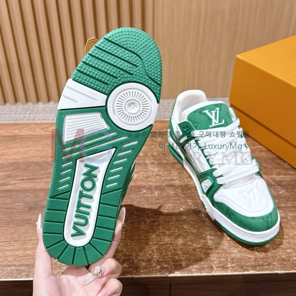 ���� ���̺��� 𝐋-𝐓𝐑𝐀𝐈𝐍𝐄𝐑 ����Ŀ�� 1LV522366-7