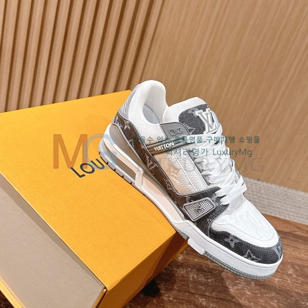 ���� ���̺��� 𝐋-𝐓𝐑𝐀𝐈𝐍𝐄𝐑 ����Ŀ�� 1LV522366-8