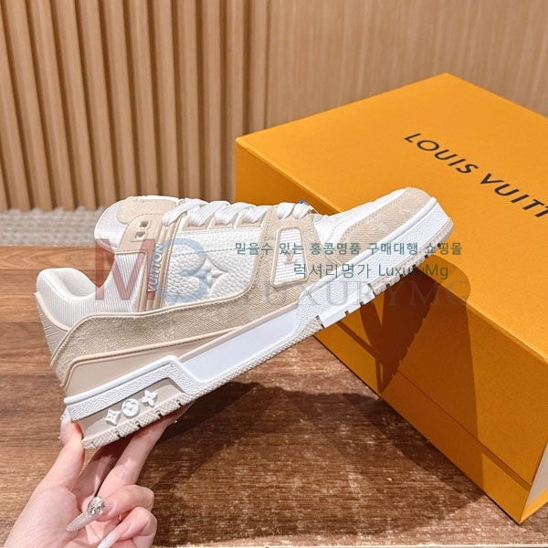 ���� ���̺��� 𝐋-𝐓𝐑𝐀𝐈𝐍𝐄𝐑 ����Ŀ�� 1LV522366-9
