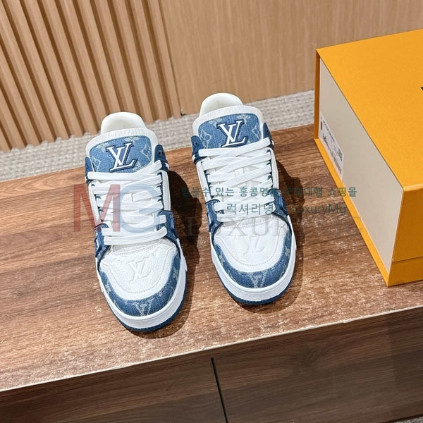 ���� ���̺��� 𝐋-𝐓𝐑𝐀𝐈𝐍𝐄𝐑 ����Ŀ�� 1LV522366-4
