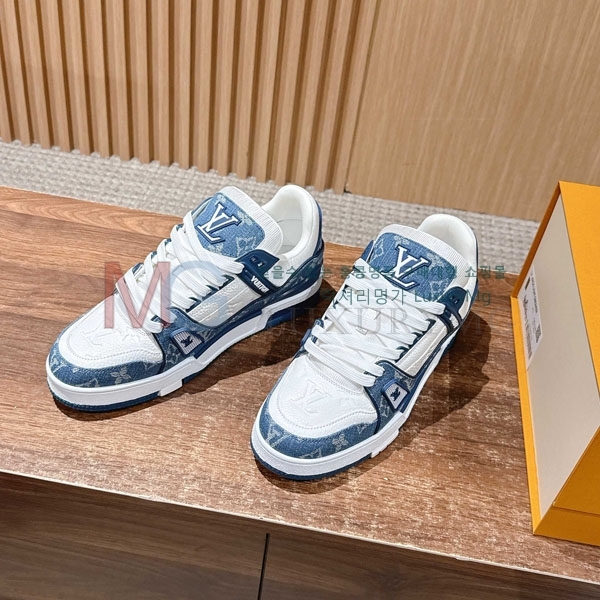 ���� ���̺��� 𝐋-𝐓𝐑𝐀𝐈𝐍𝐄𝐑 ����Ŀ�� 1LV522366-4