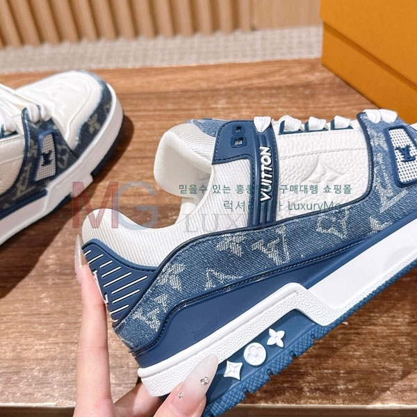 ���� ���̺��� 𝐋-𝐓𝐑𝐀𝐈𝐍𝐄𝐑 ����Ŀ�� 1LV522366-4
