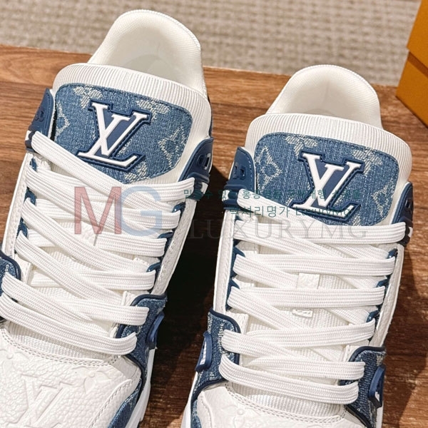 ���� ���̺��� 𝐋-𝐓𝐑𝐀𝐈𝐍𝐄𝐑 ����Ŀ�� 1LV522366-4