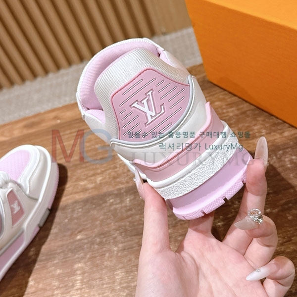  �������� ���̺��� 𝐋-𝐓𝐑𝐀𝐈𝐍𝐄𝐑 ����Ŀ�� 1LV55506-4