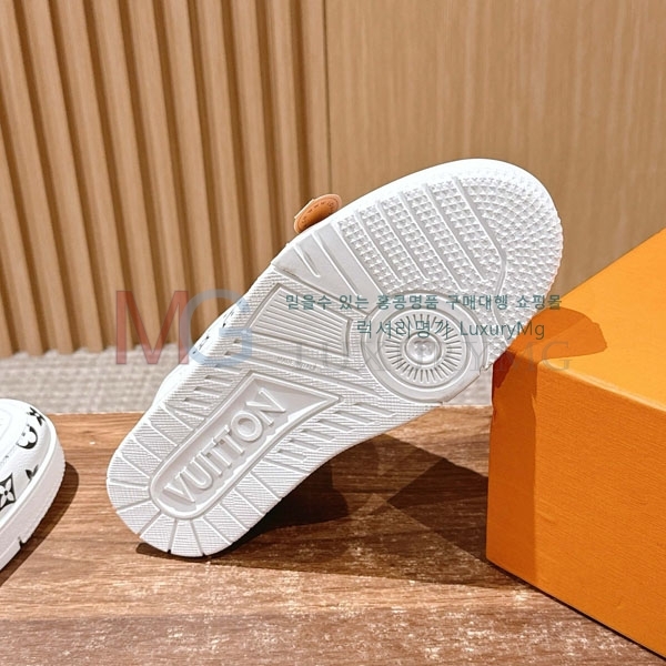  �������� ���̺��� 𝐋-𝐓𝐑𝐀𝐈𝐍𝐄𝐑 ����Ŀ�� 1LV55506-3