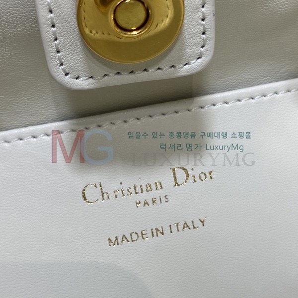 ��� Caro ���� ��Ƽĳ�� ü�� ���� D907720-1