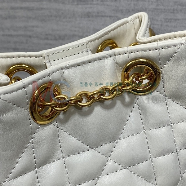 ��� Caro ���� ��Ƽĳ�� ü�� ���� D907720-1