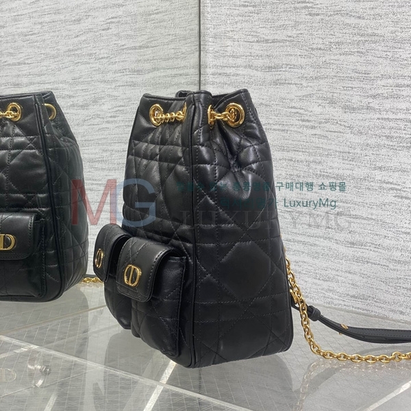 ��� Caro �̵�� ��Ƽĳ�� ü�� ���� D907550-1