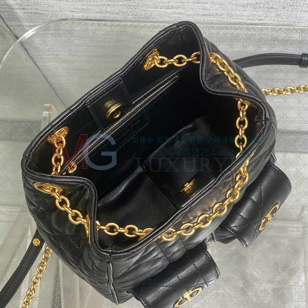��� Caro �̵�� ��Ƽĳ�� ü�� ���� D907550-1