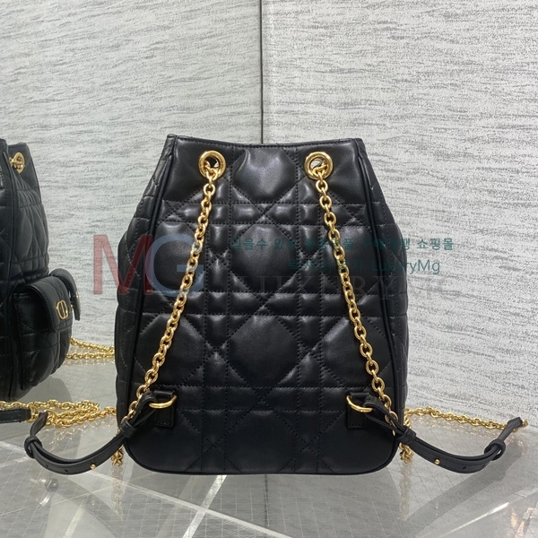 ��� Caro �̵�� ��Ƽĳ�� ü�� ���� D907550-1