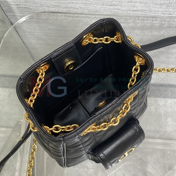 ��� Caro ���� ��Ƽĳ�� ü�� ���� D907720-2