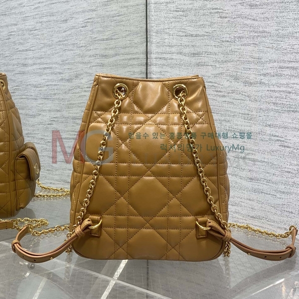 ��� Caro �̵�� ��Ƽĳ�� ü�� ���� D907550-4