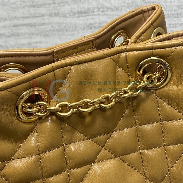 ��� Caro �̵�� ��Ƽĳ�� ü�� ���� D907550-4