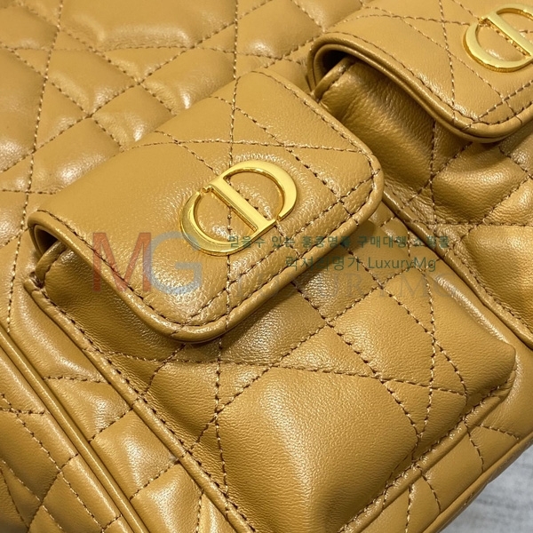��� Caro �̵�� ��Ƽĳ�� ü�� ���� D907550-4