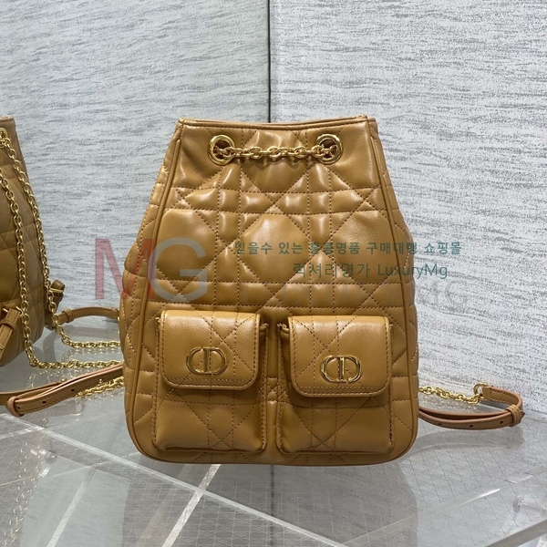 ��� Caro �̵�� ��Ƽĳ�� ü�� ���� D907550-4