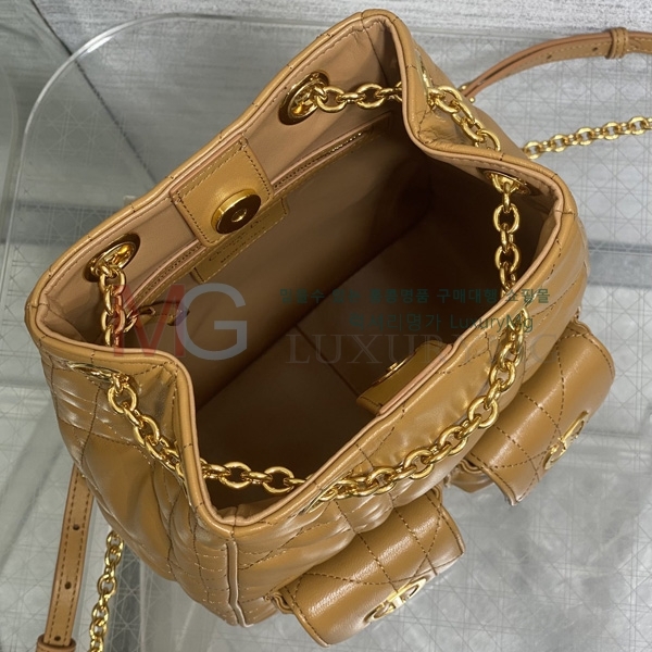 ��� Caro �̵�� ��Ƽĳ�� ü�� ���� D907550-4