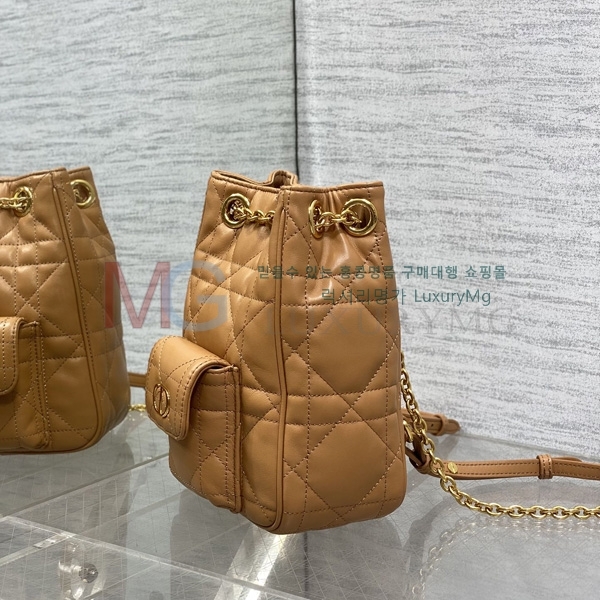 ��� Caro ���� ��Ƽĳ�� ü�� ���� D907720-4