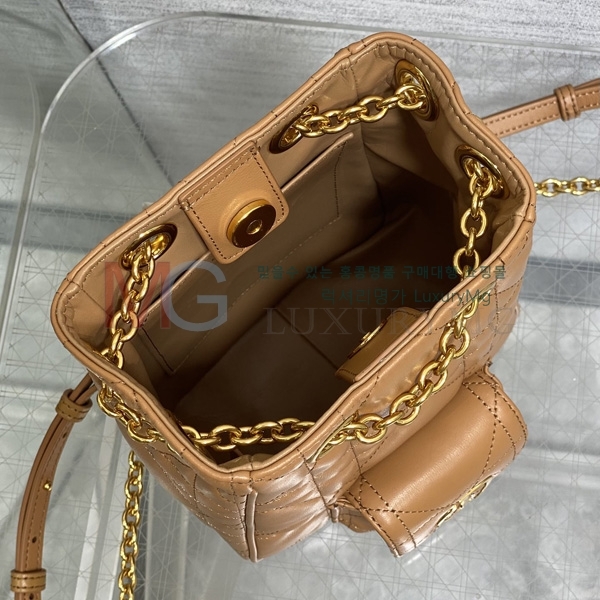 ��� Caro ���� ��Ƽĳ�� ü�� ���� D907720-4