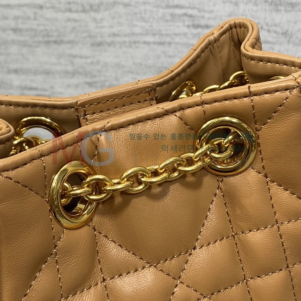 ��� Caro ���� ��Ƽĳ�� ü�� ���� D907720-4