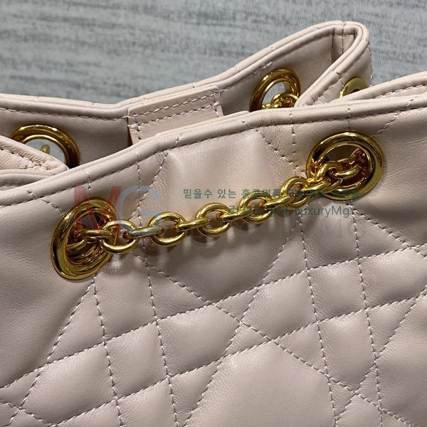 ��� Caro �̵�� ��Ƽĳ�� ü�� ���� D907550-3